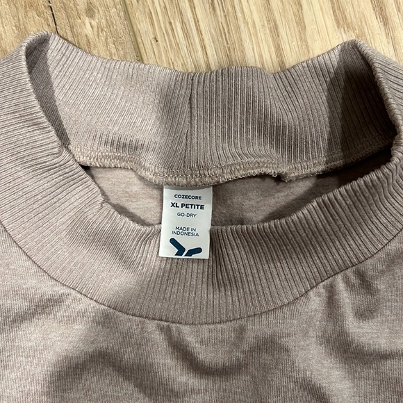 Crop Top - Picture 3 of 4